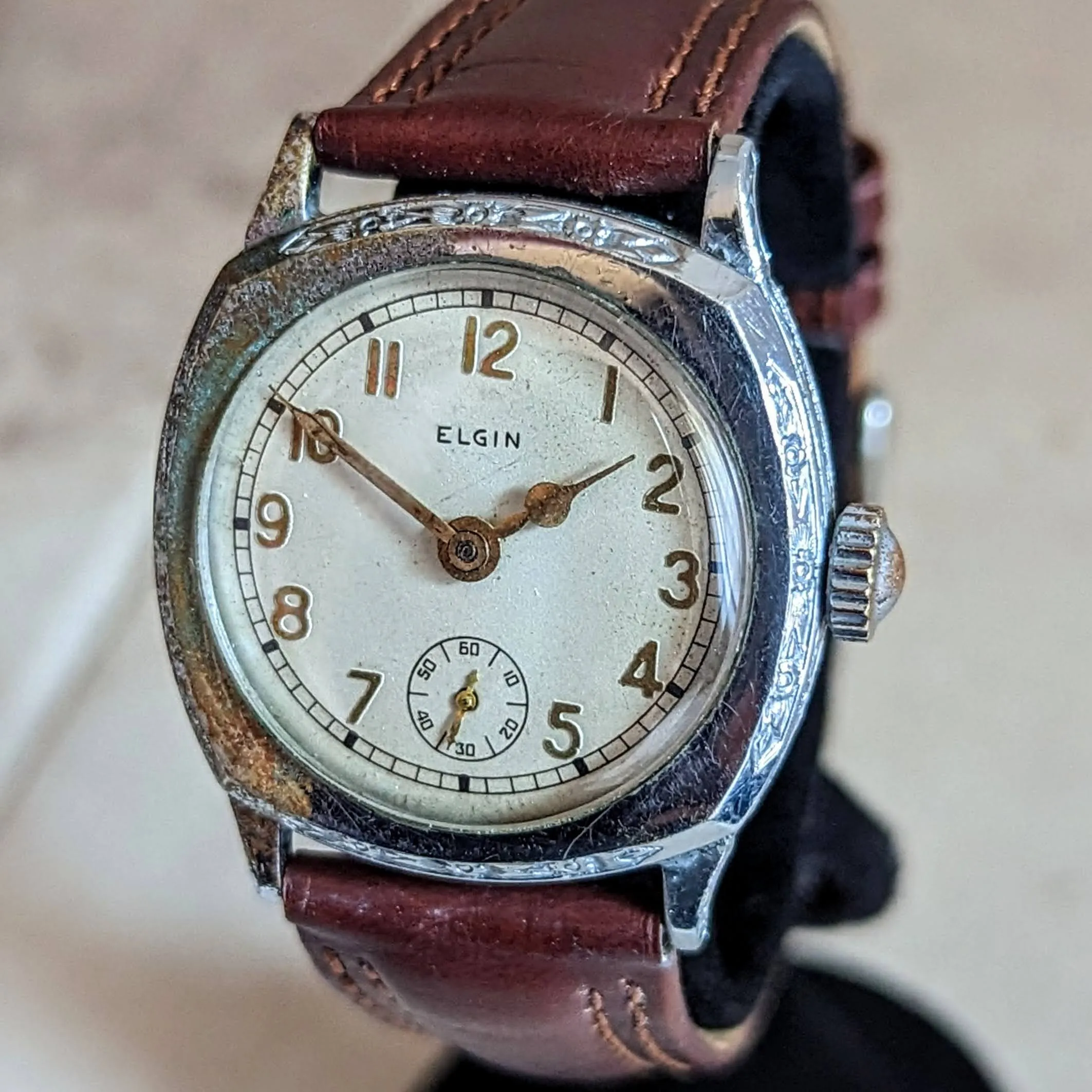 1928 ELGIN Art Deco Wristwatch Grade 464 Cushion Case  15 Jewels U.S.A. Made Watch