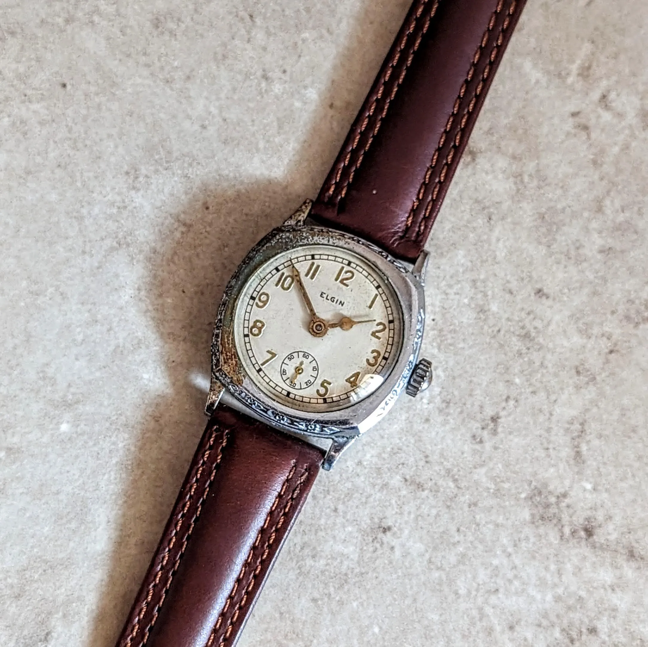 1928 ELGIN Art Deco Wristwatch Grade 464 Cushion Case  15 Jewels U.S.A. Made Watch
