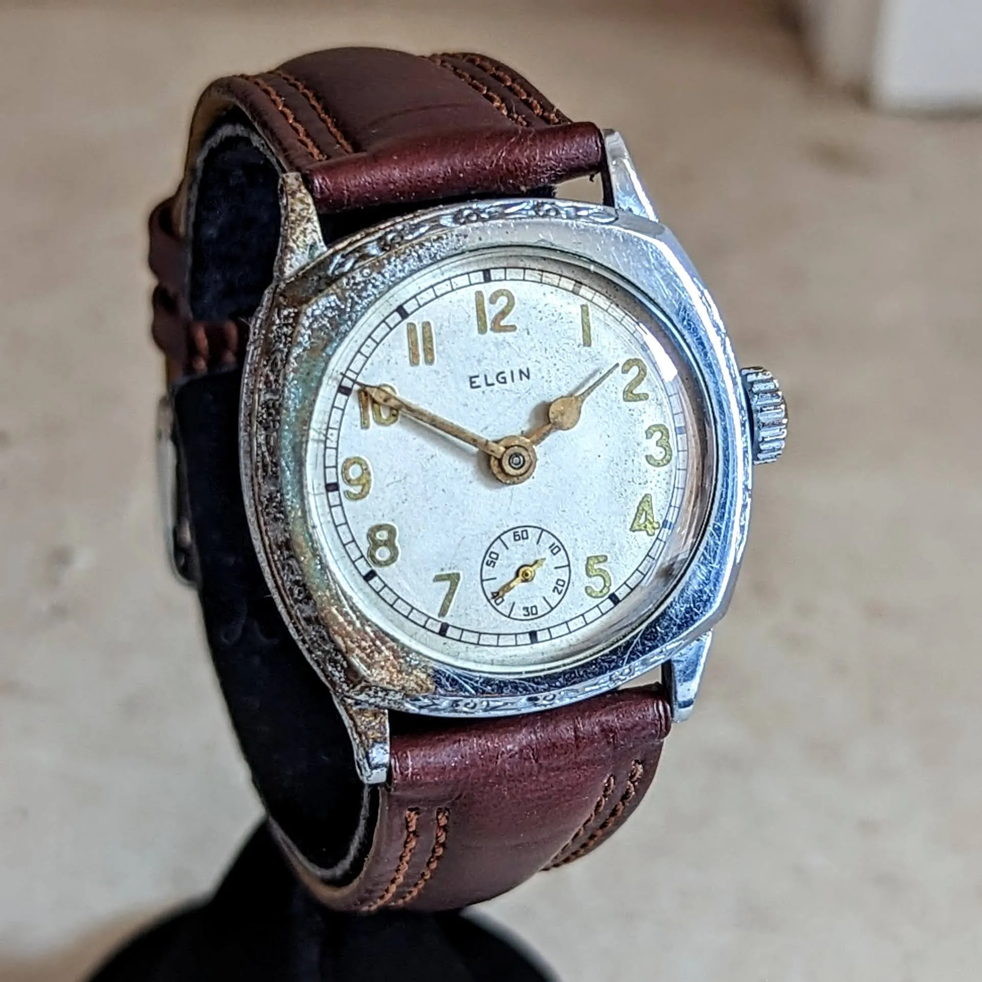 1928 ELGIN Art Deco Wristwatch Grade 464 Cushion Case  15 Jewels U.S.A. Made Watch