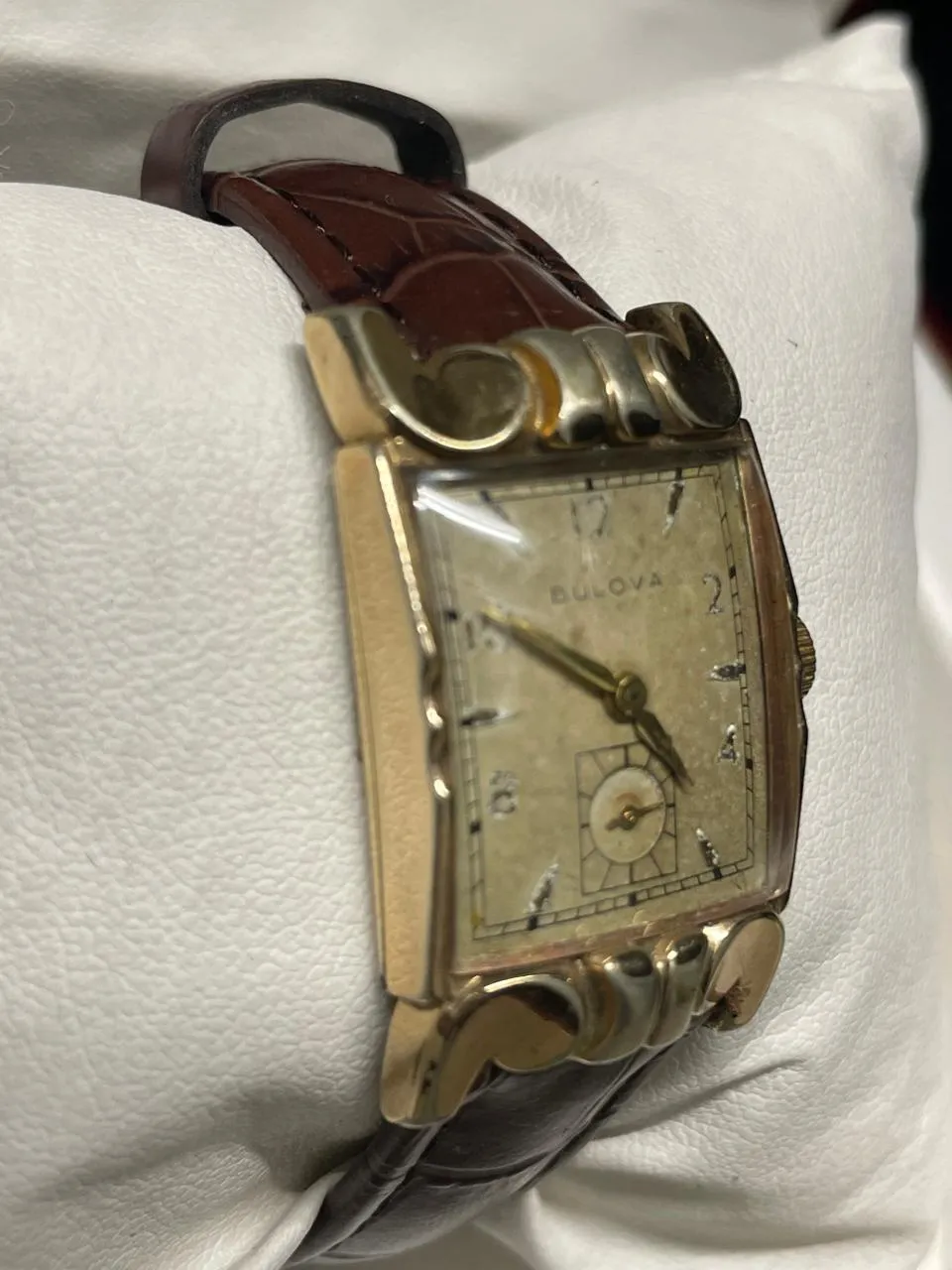 Bulova Vintage 1940s Unisex Watch - RGP Unique Lugs, Gold Dial- $10K APR w/ COA!