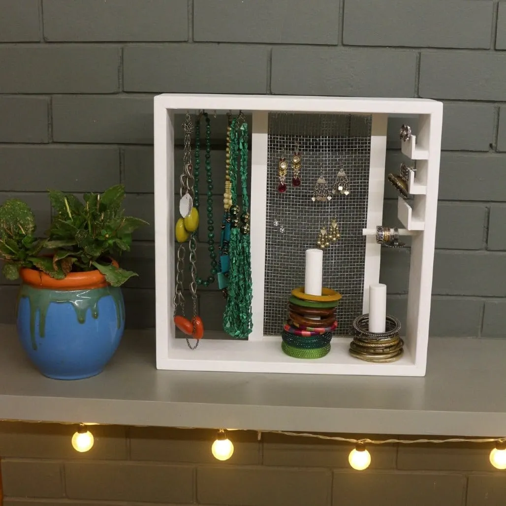 Compact Jewelry Storage Box – Elegant Organizer for Necklaces, Earrings, and Rings – Perfect for Vanity and Home Decor