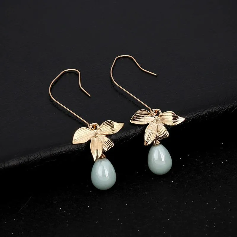 Elegant Pearl And Rhinestone Dangle Earrings
