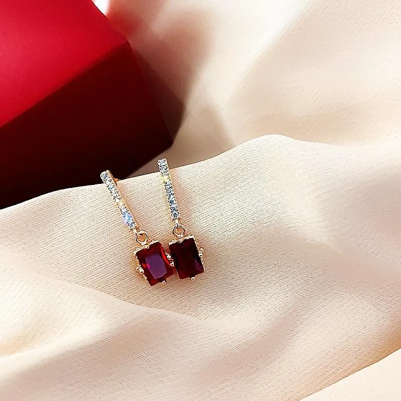 Elegant Pearl And Rhinestone Dangle Earrings
