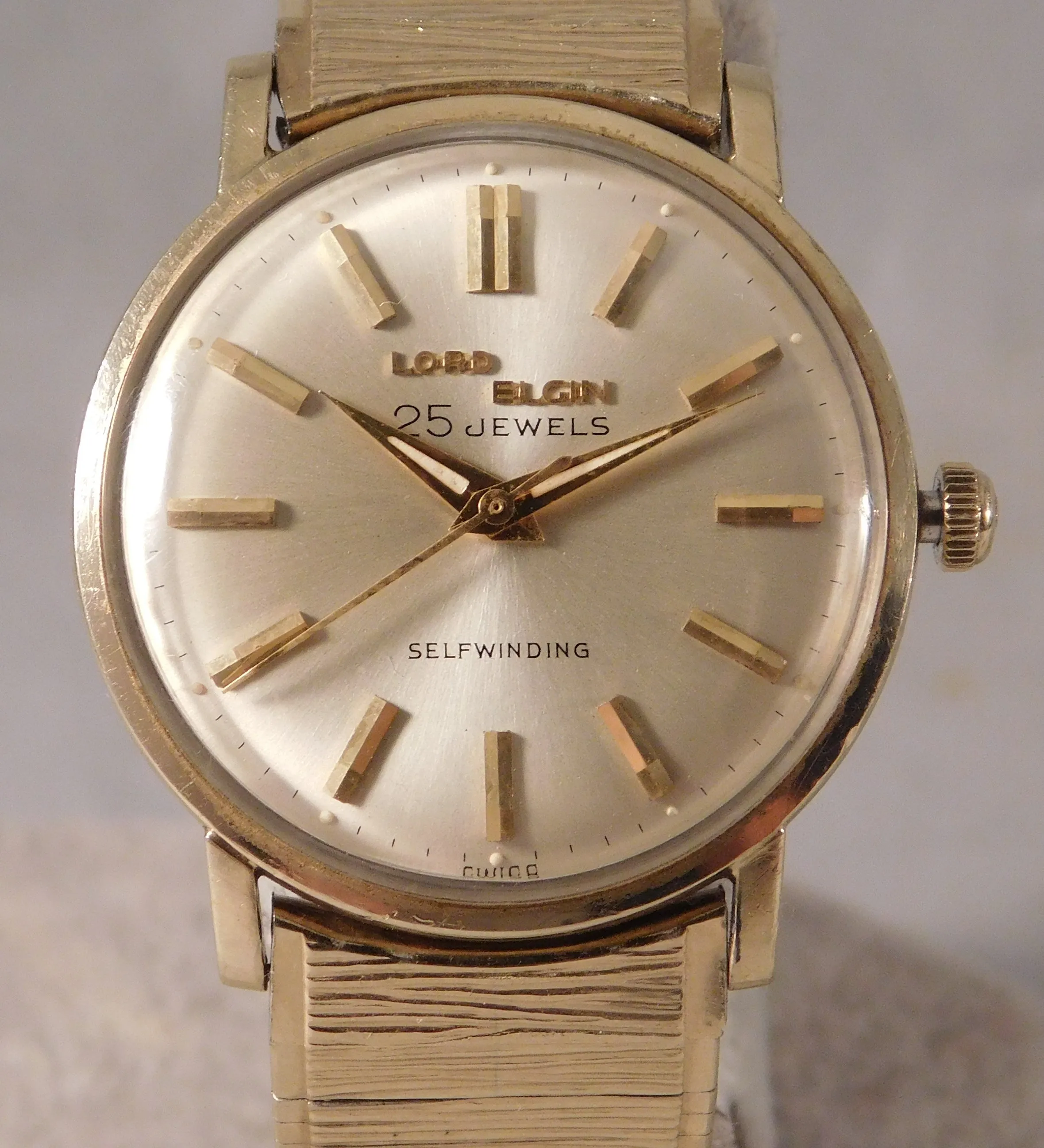 Lord Elgin 25 Jewel Automatic 10k Gold Filled Vintage 1950's Mens Watch....33mm