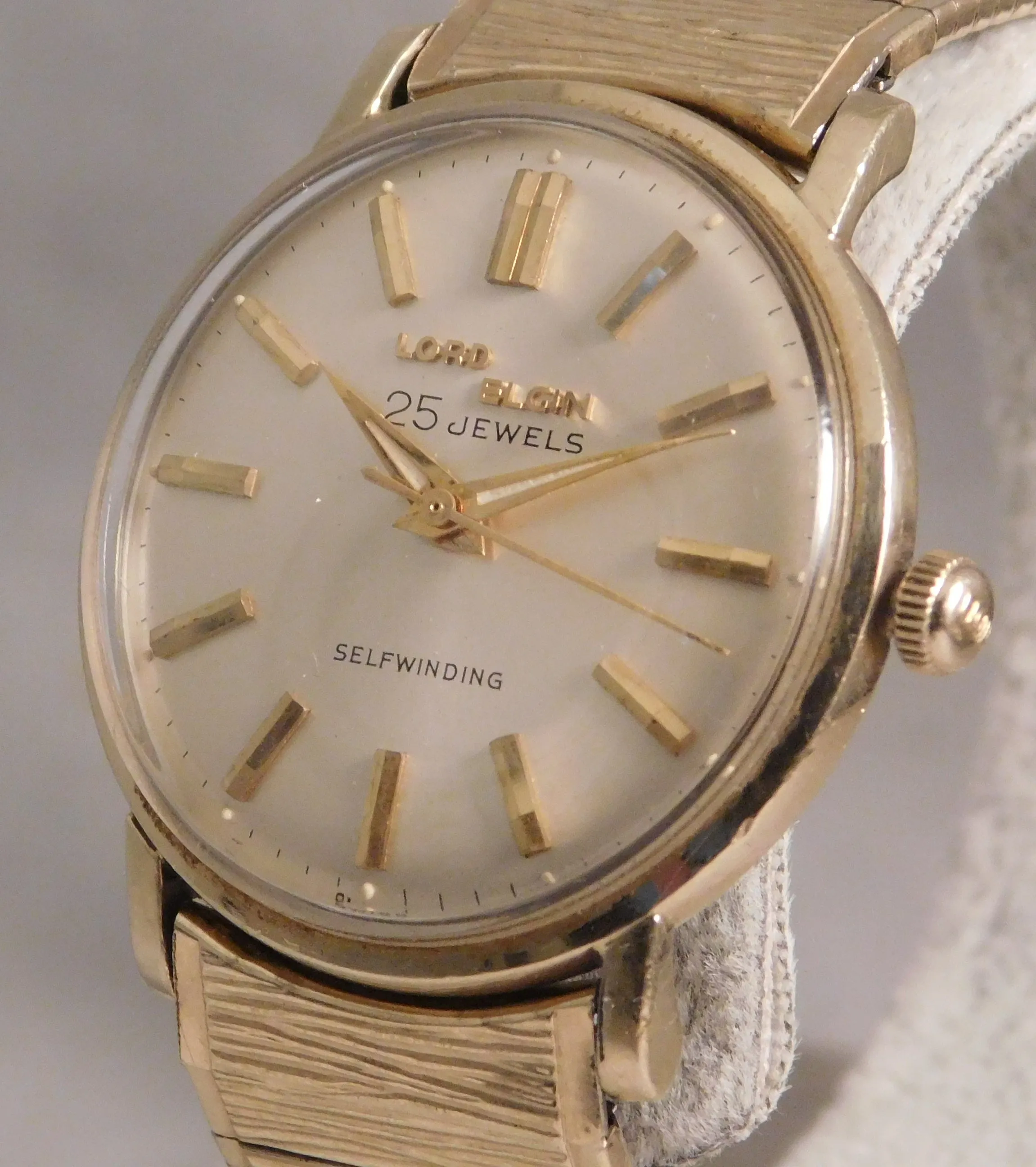Lord Elgin 25 Jewel Automatic 10k Gold Filled Vintage 1950's Mens Watch....33mm