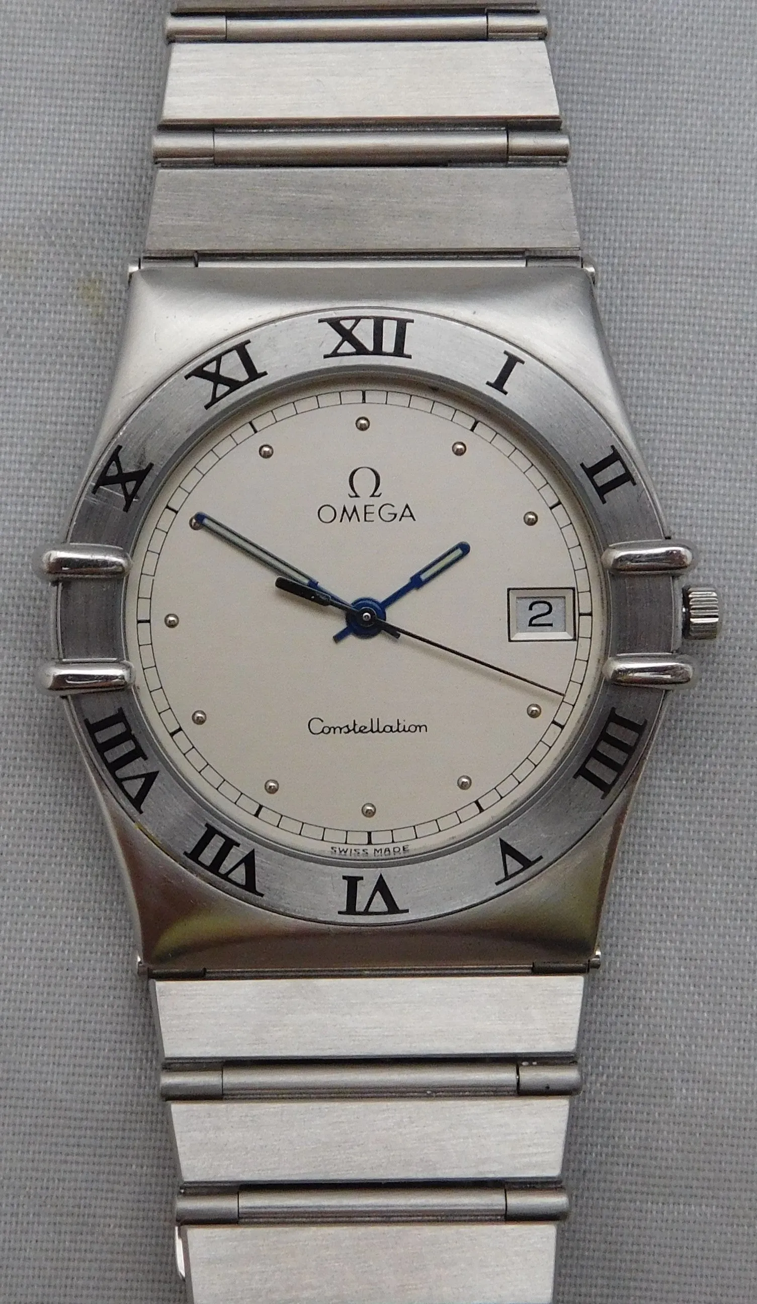 Omega Constellation Manhattan Stainless Steel Quartz Silver Dial Mens Watch....33mm