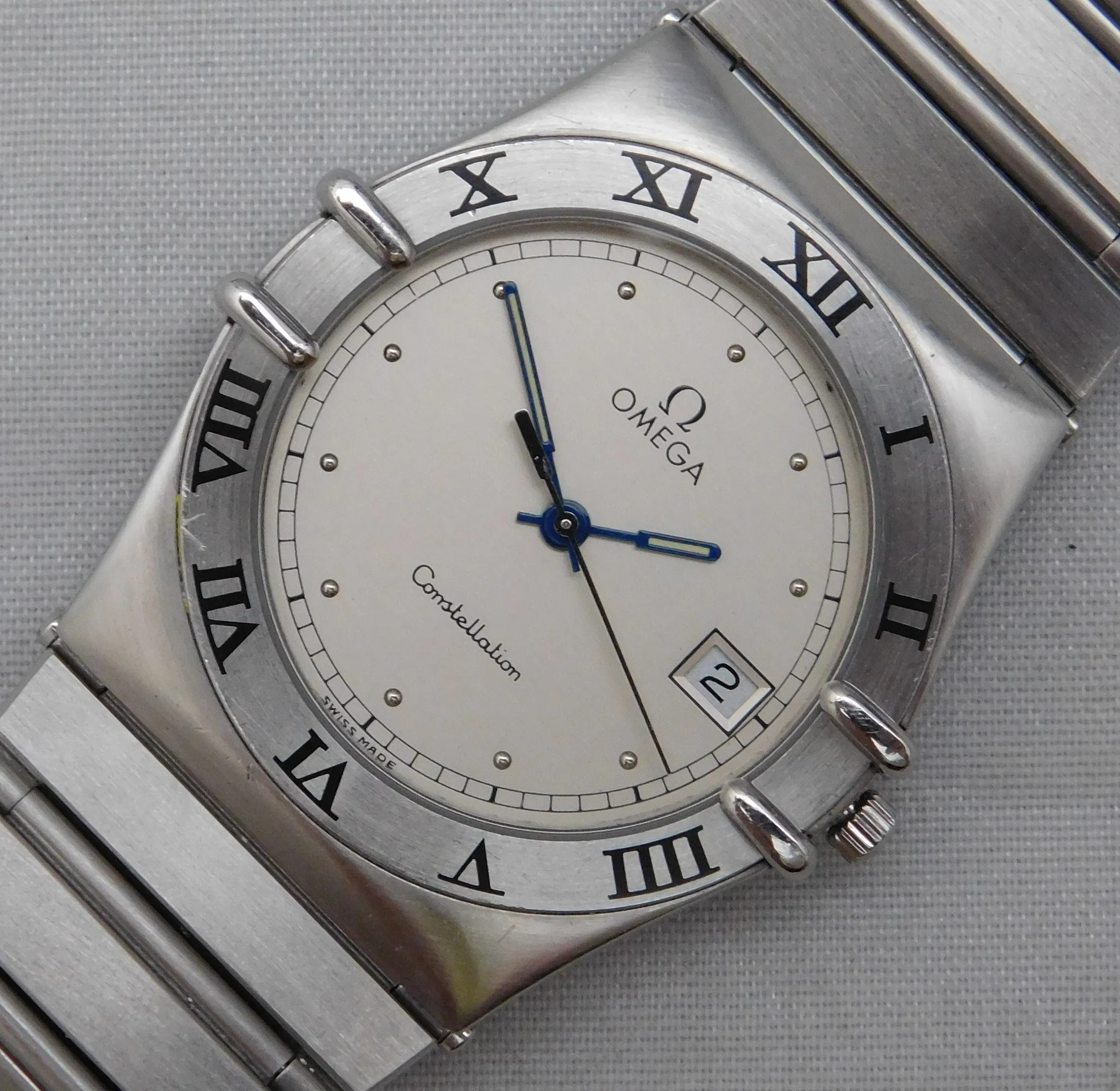 Omega Constellation Manhattan Stainless Steel Quartz Silver Dial Mens Watch....33mm