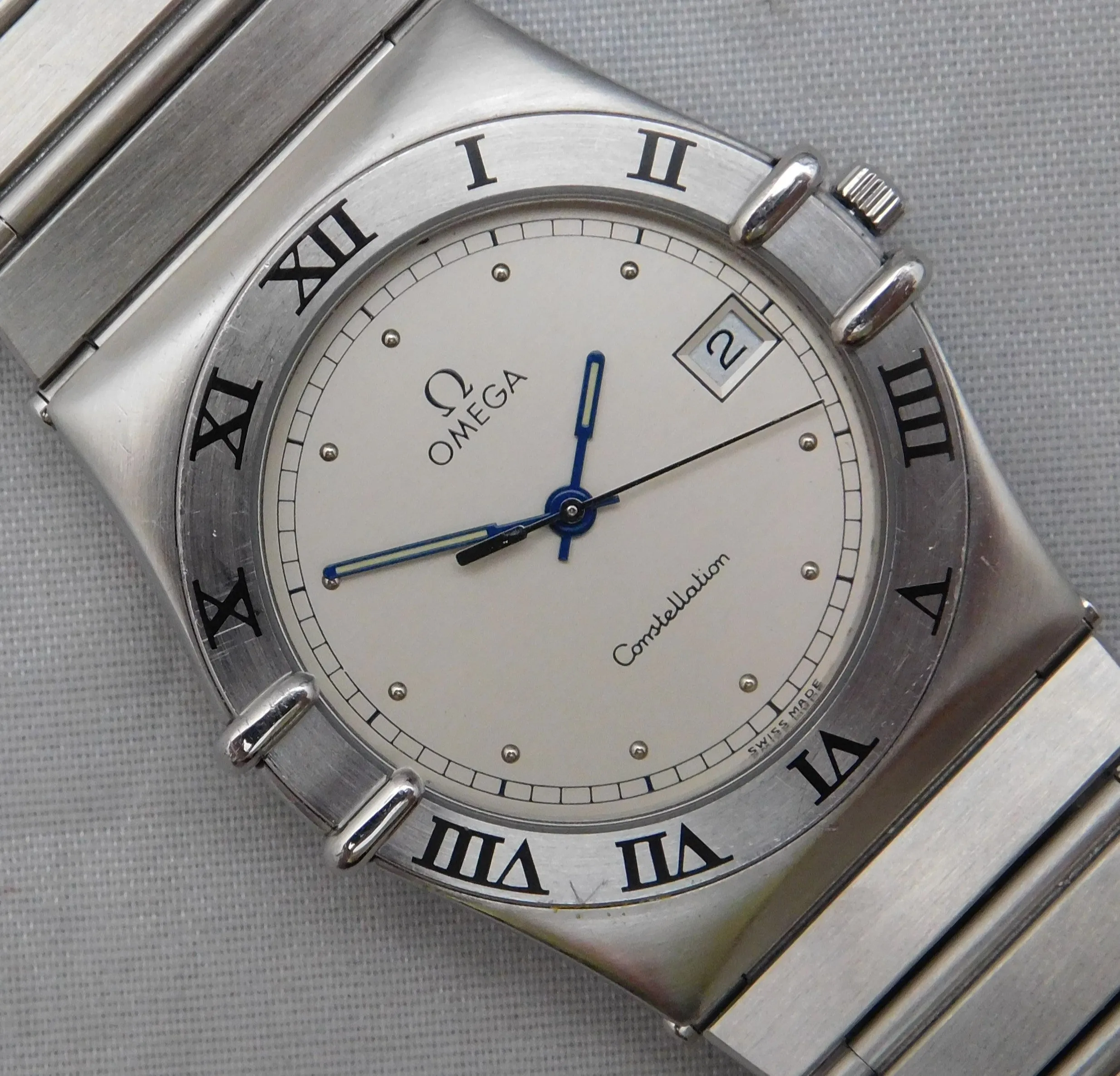 Omega Constellation Manhattan Stainless Steel Quartz Silver Dial Mens Watch....33mm