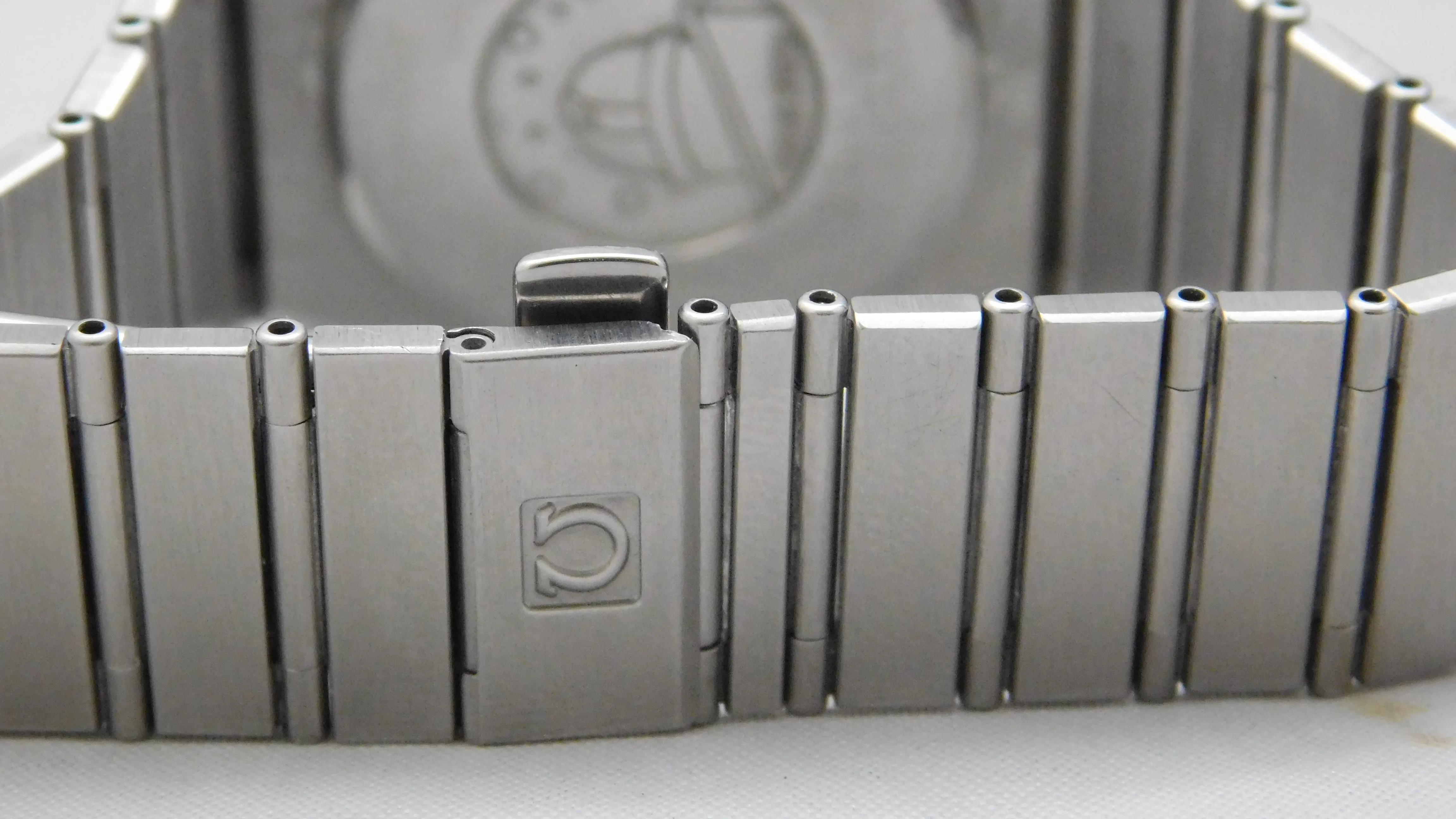 Omega Constellation Manhattan Stainless Steel Quartz Silver Dial Mens Watch....33mm