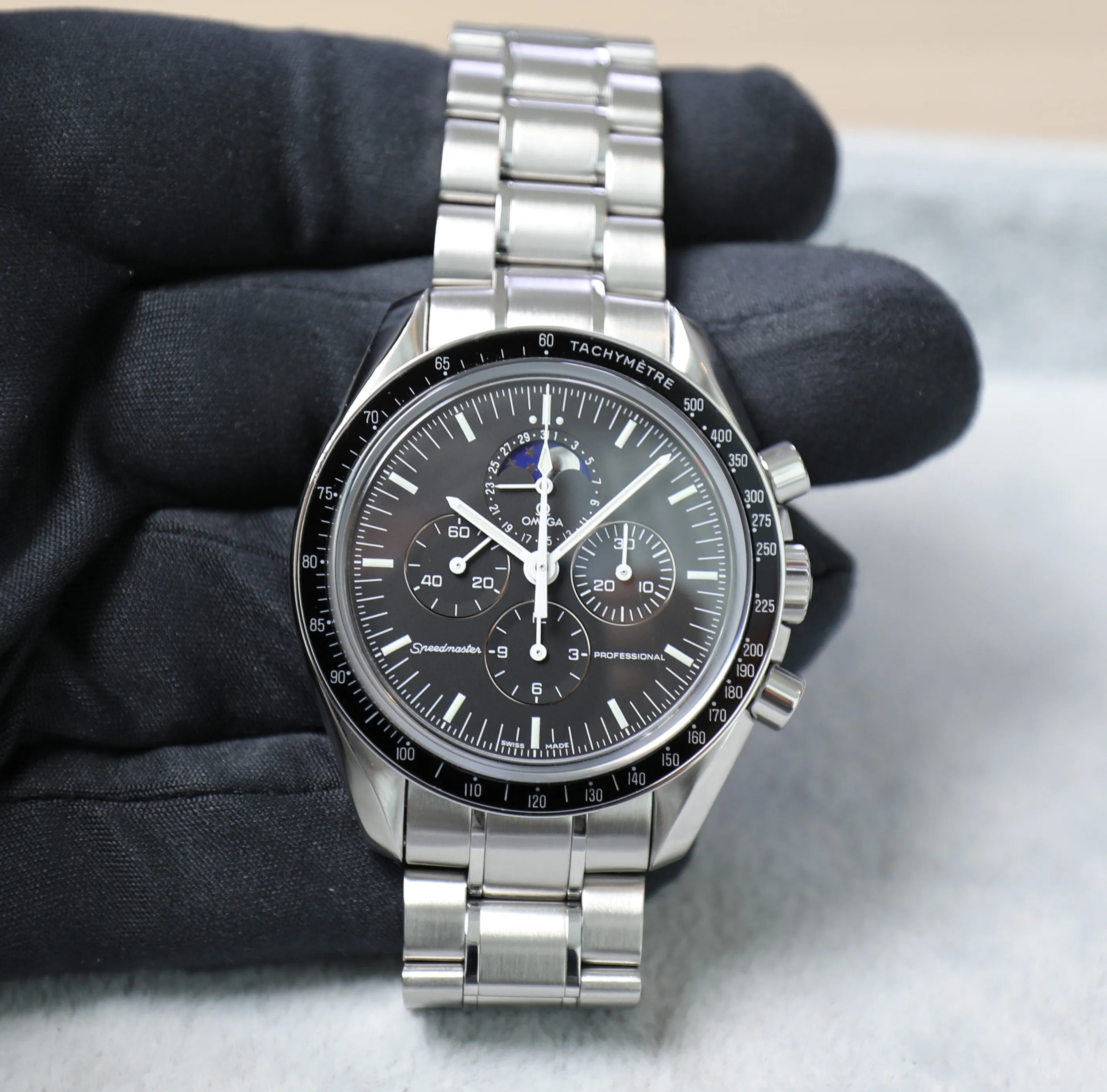 Omega Speedmaster Moonwatch – Professional – Moonphase – Sapphire – Unworn – Full Set