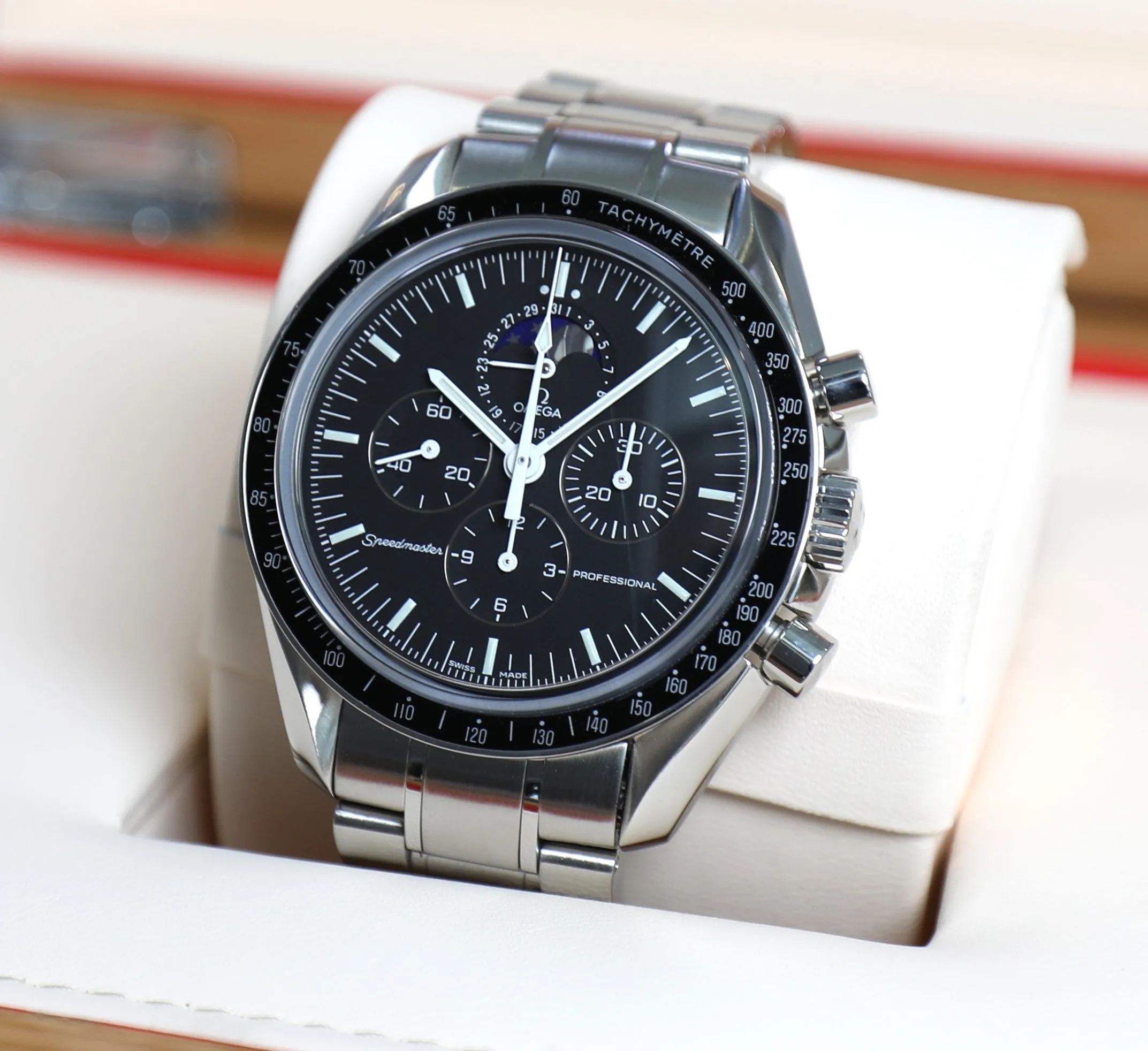 Omega Speedmaster Moonwatch – Professional – Moonphase – Sapphire – Unworn – Full Set
