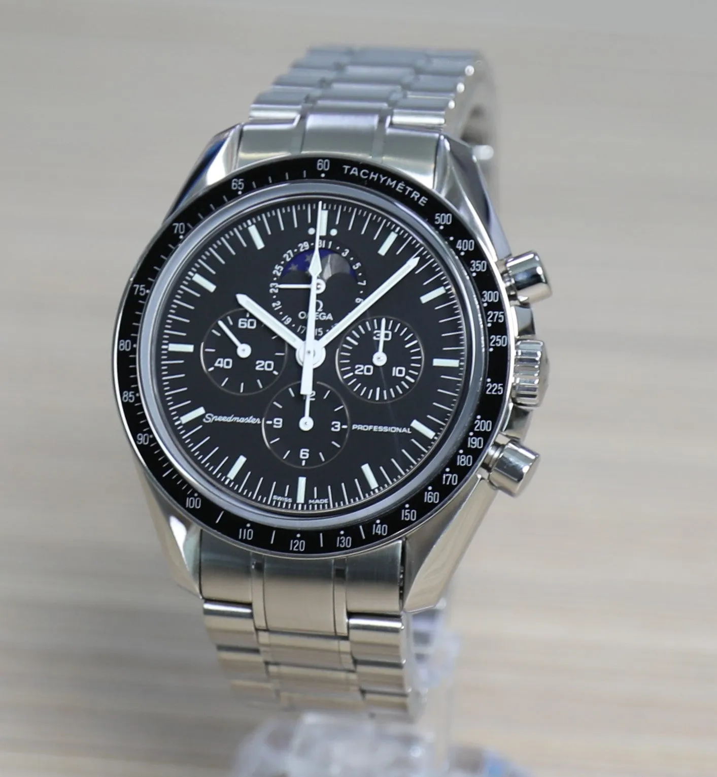 Omega Speedmaster Moonwatch – Professional – Moonphase – Sapphire – Unworn – Full Set