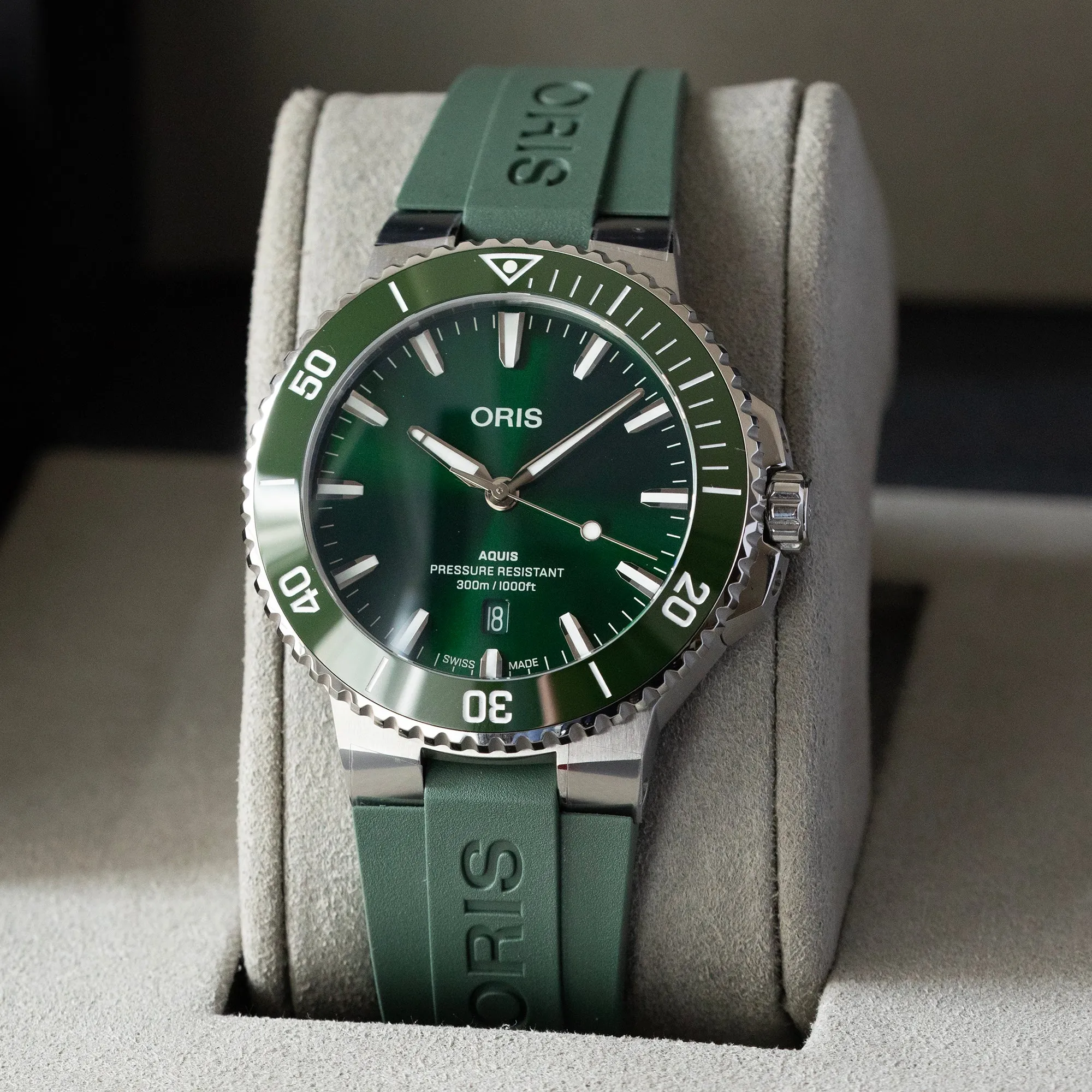 Oris - 2024 Aquis Date Green 43.5mm