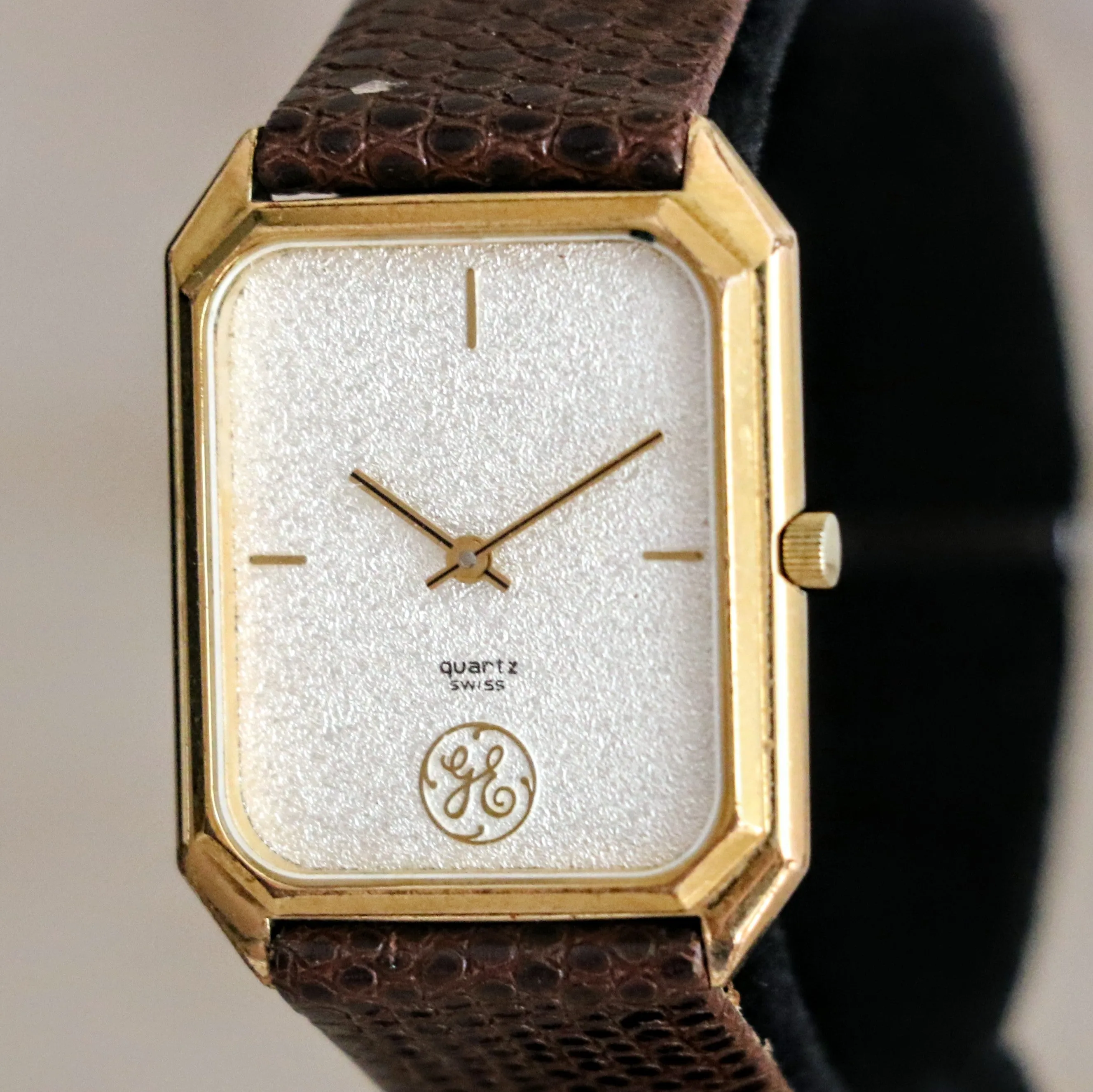 Private Label Watch GENERAL ELECTRIC Swiss Made Quartz Wristwatch ETA 256.031
