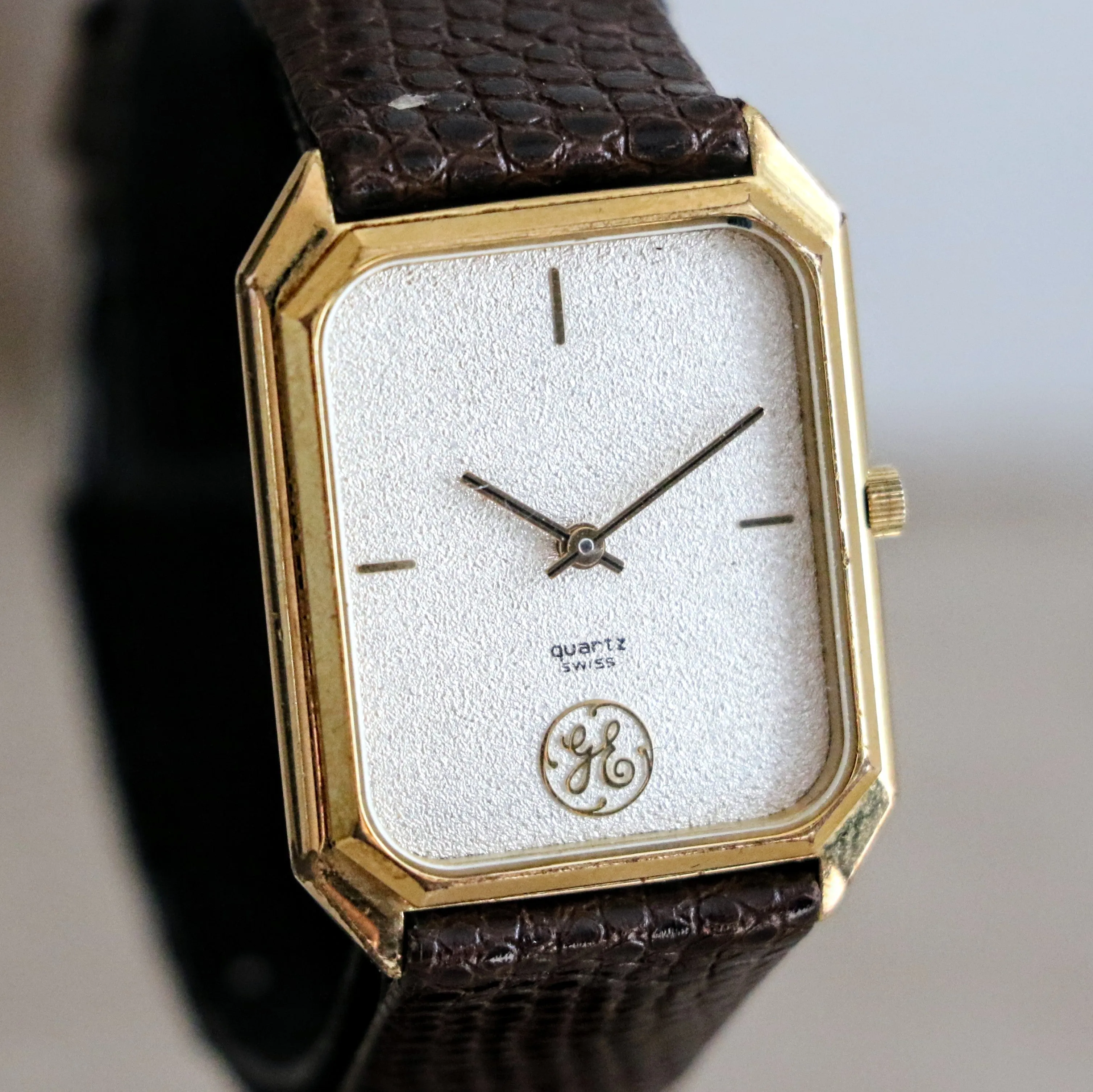 Private Label Watch GENERAL ELECTRIC Swiss Made Quartz Wristwatch ETA 256.031