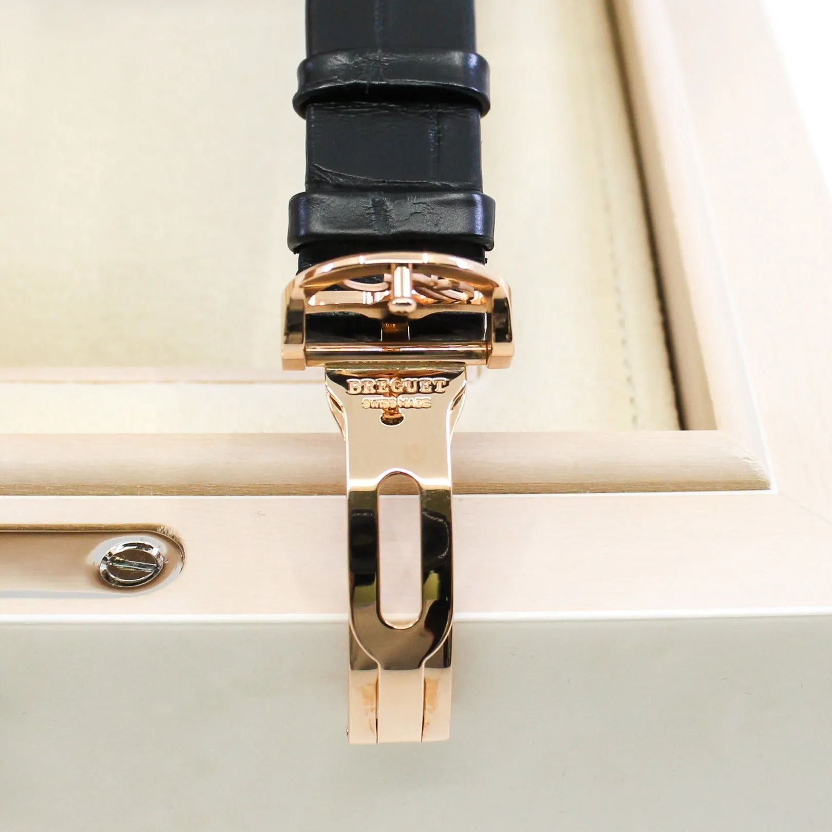 Reine De Naples diamond mix 18k rg with black CCD band