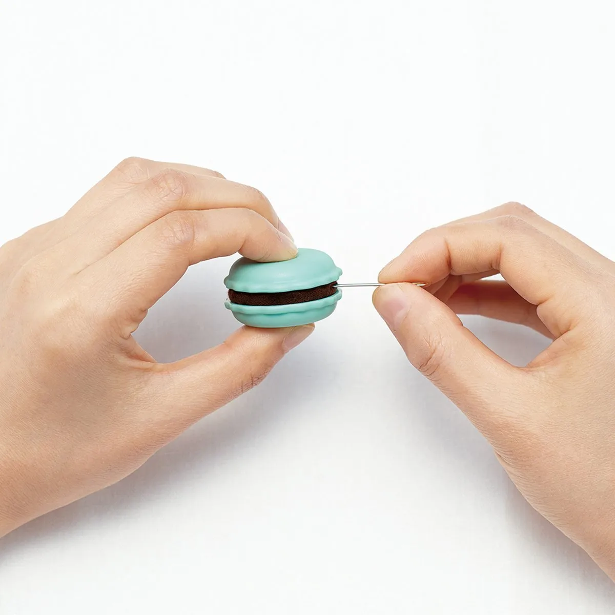 Sweet 'n Sharp Macaron (Pistachio)