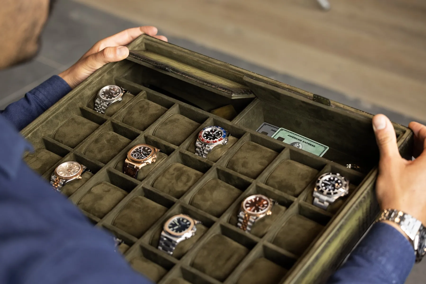 Tray For 28 Watches - Parchment Patina Olive Green
