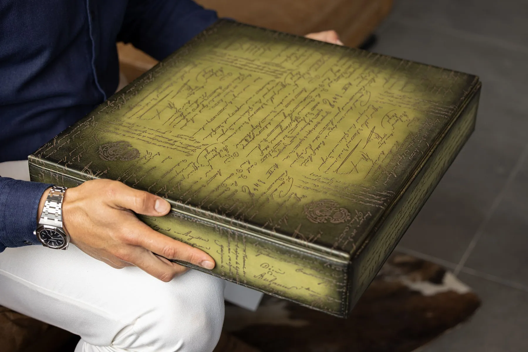 Tray For 28 Watches - Parchment Patina Olive Green