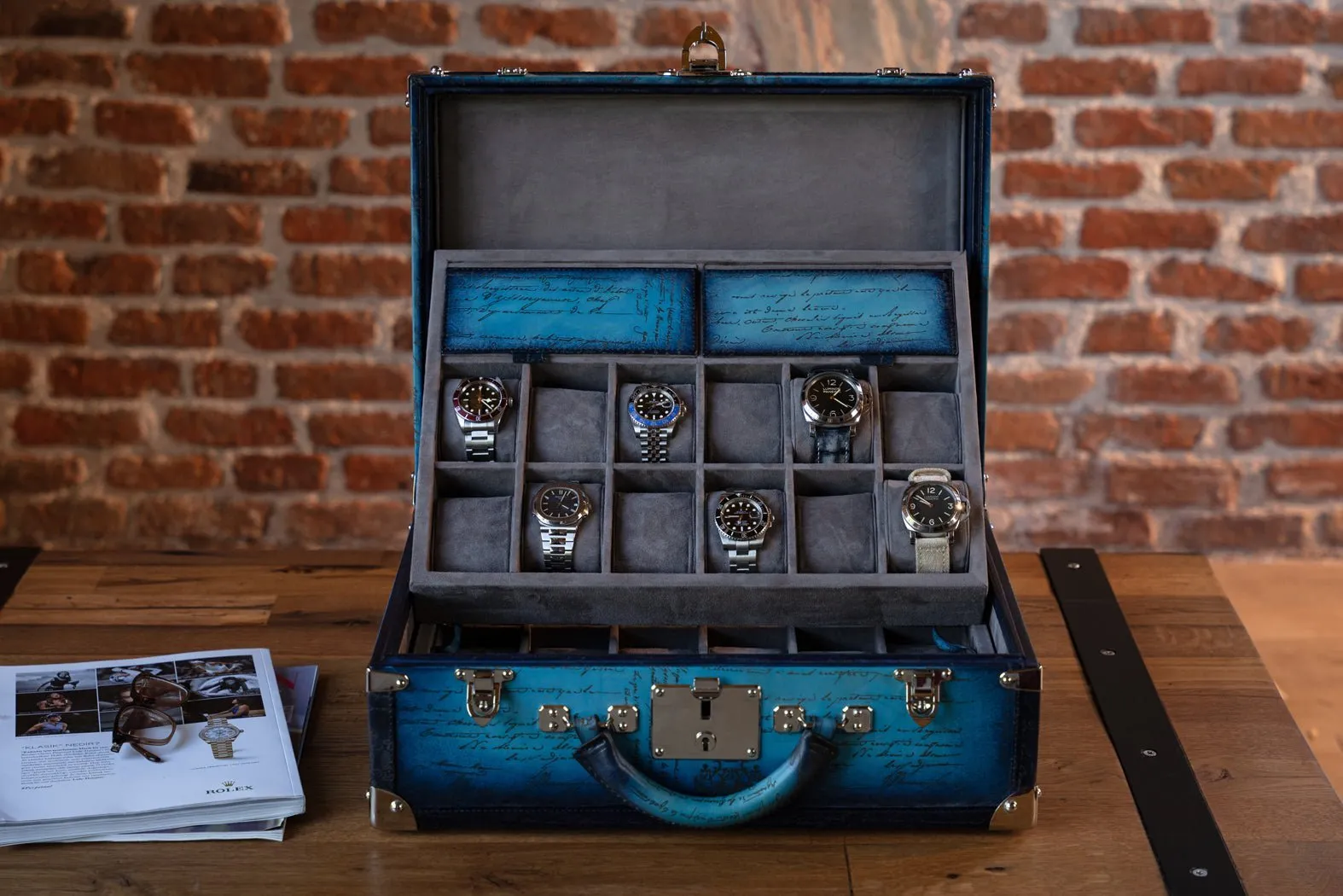 Watch Trunk - Parchment Patina Sky Blue