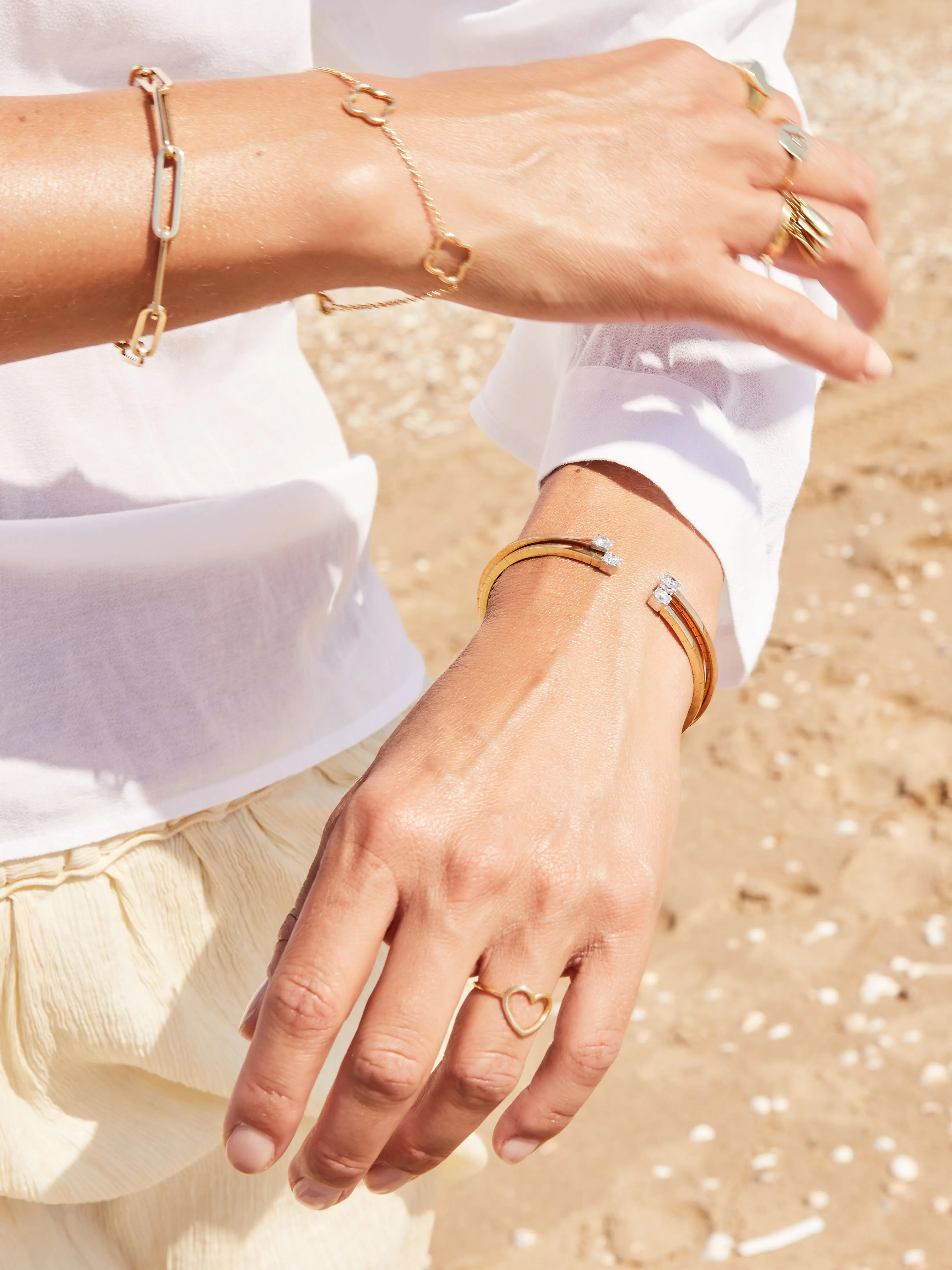 Yellow gold -closed-forever- bracelet